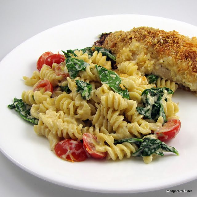 Lemon Pasta with Spinach and Tomatoes