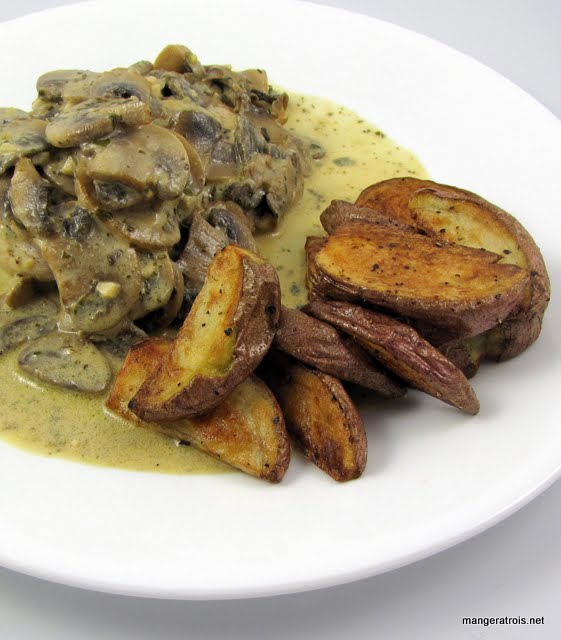 Chicken with Pesto-Mushroom Cream Sauce