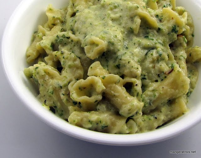 Pasta with Zucchini Sauce